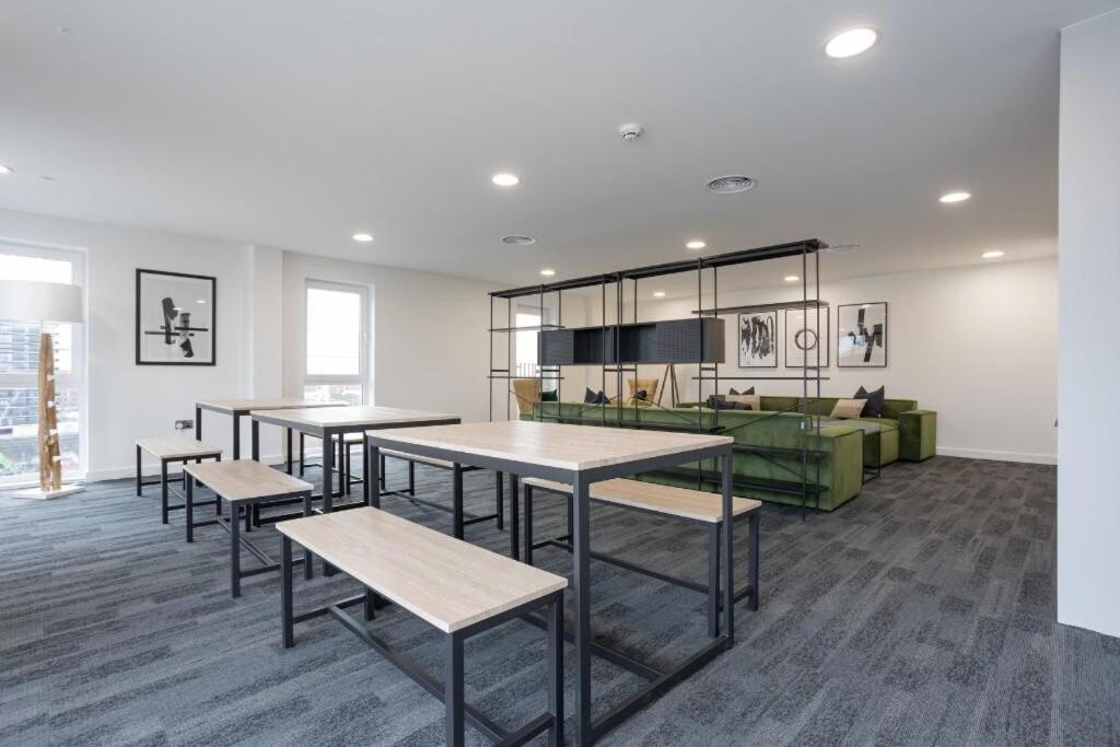 Luxury Mcr 2Bed,2Bath Apartment- Central Location! Манчестър Екстериор снимка