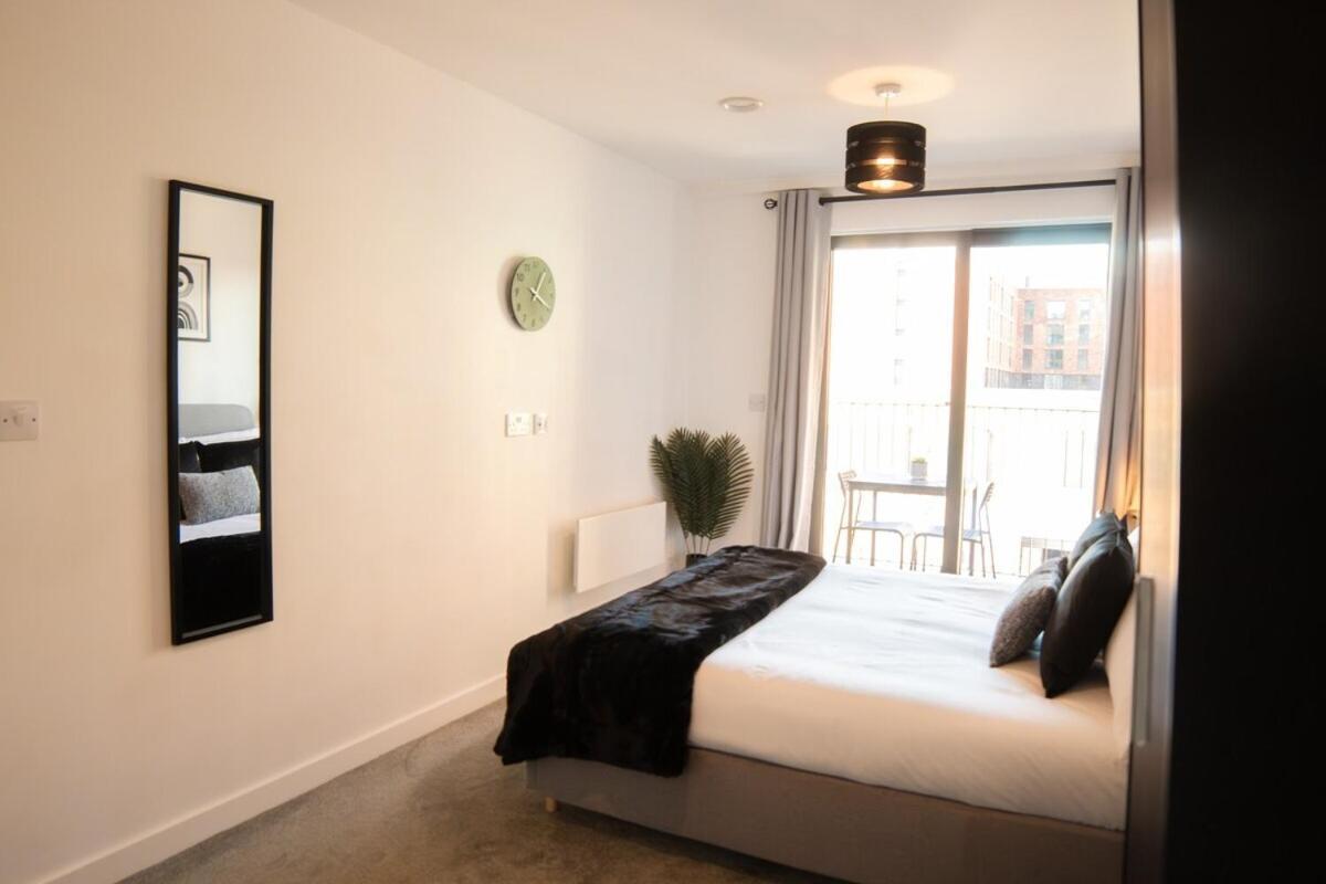 Luxury Mcr 2Bed,2Bath Apartment- Central Location! Манчестър Екстериор снимка