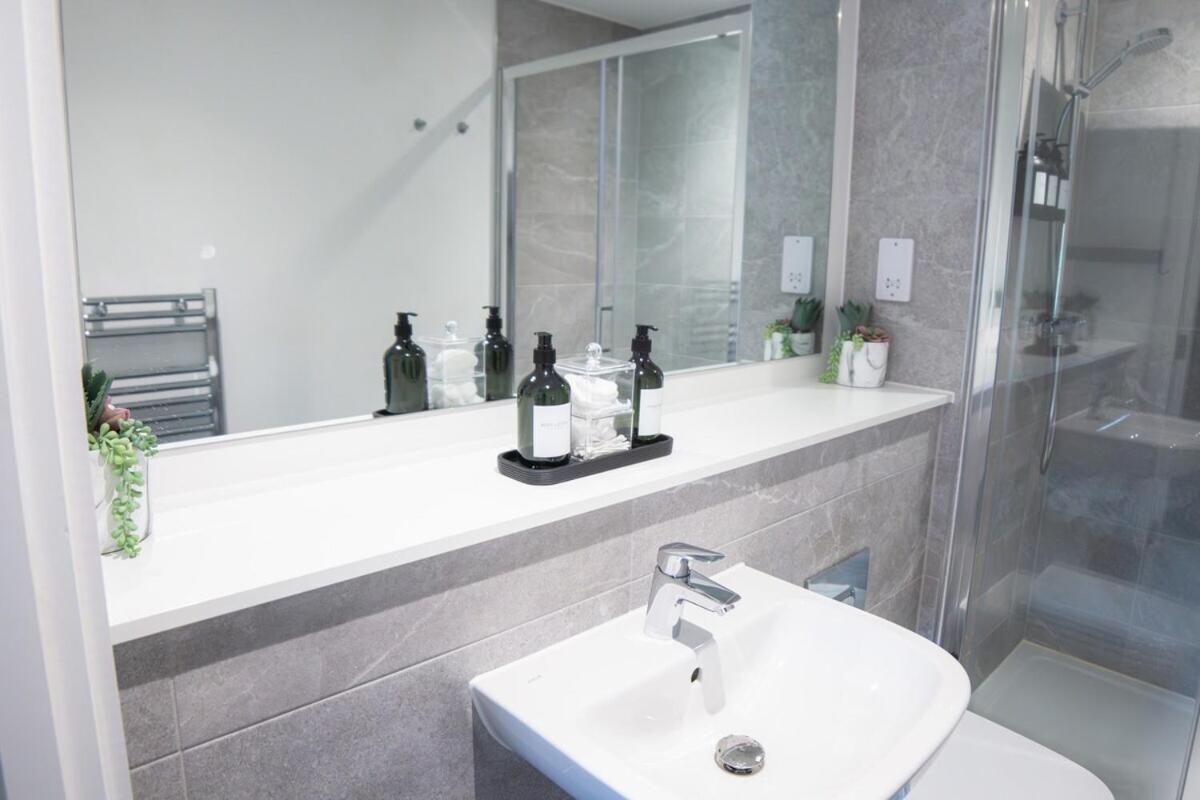 Luxury Mcr 2Bed,2Bath Apartment- Central Location! Манчестър Екстериор снимка